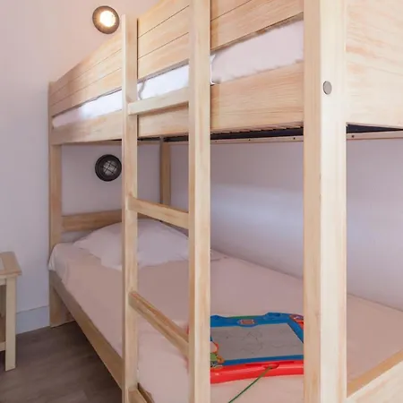 La Pinede S4 * Йер