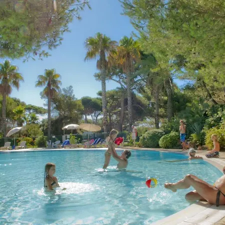 Resort La Pinede S4 *